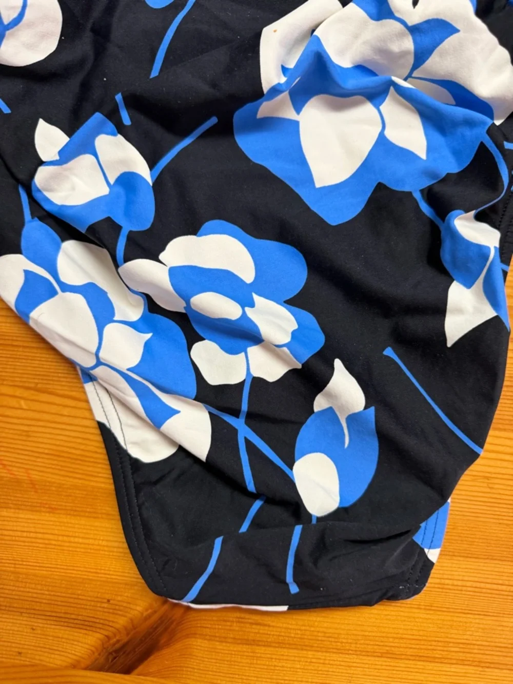 DKNY Floral Draped Bandeau Maillot One Piece Swimsuit Black Blue Floral  Size 4 - Picture 8 of 8